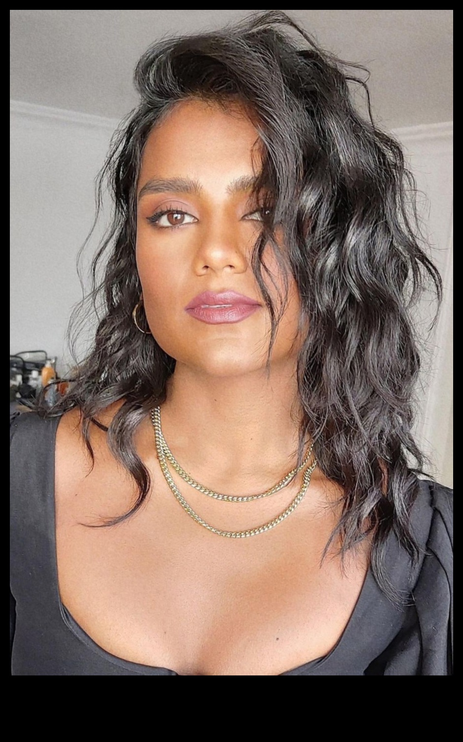 Από τις μπούκλες στο ίσιο: Εξερευνήστε την ευελιξία των μαλλιών των διασημοτήτων