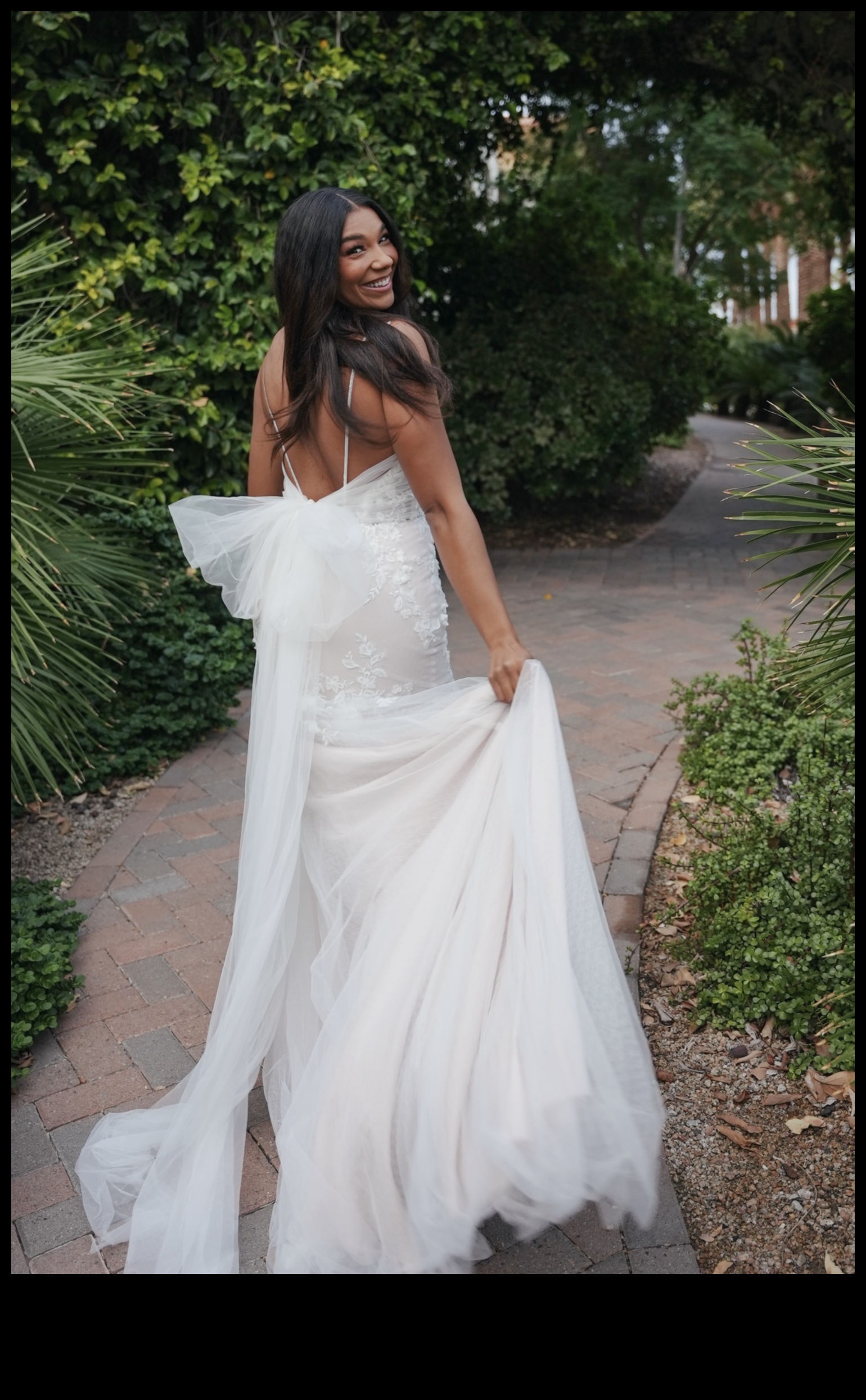 Captivating Charm: Αποκαλυπτική Νυφική ​​Ομορφιά