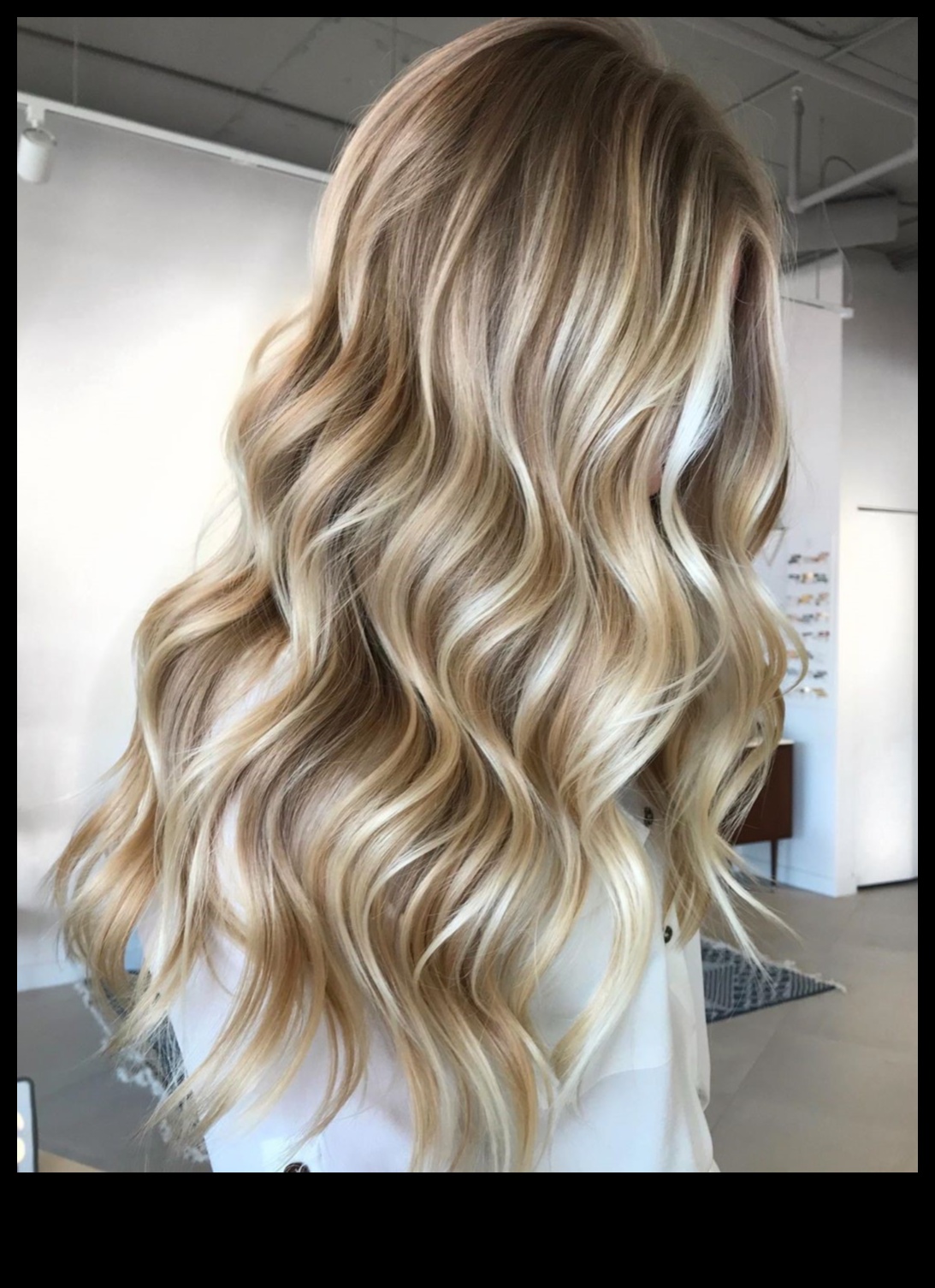 Κομψό και κομψό: Ξανθά χτενίσματα για λουστραρισμένη εμφάνιση