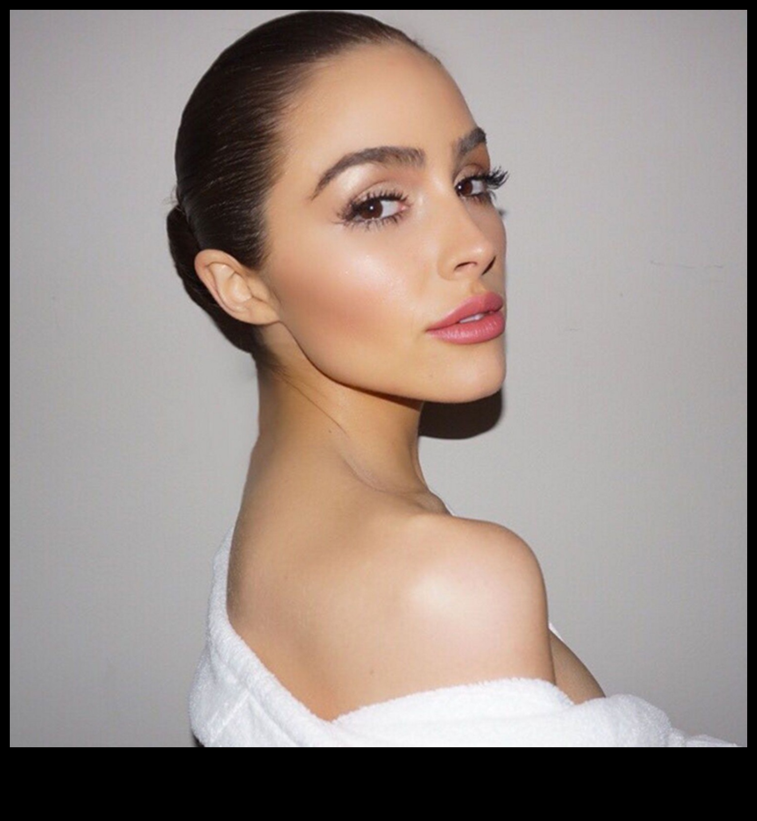 Bronzer Faves: Προϊόντα Go-To καλλιτεχνών μακιγιάζ διασημοτήτων