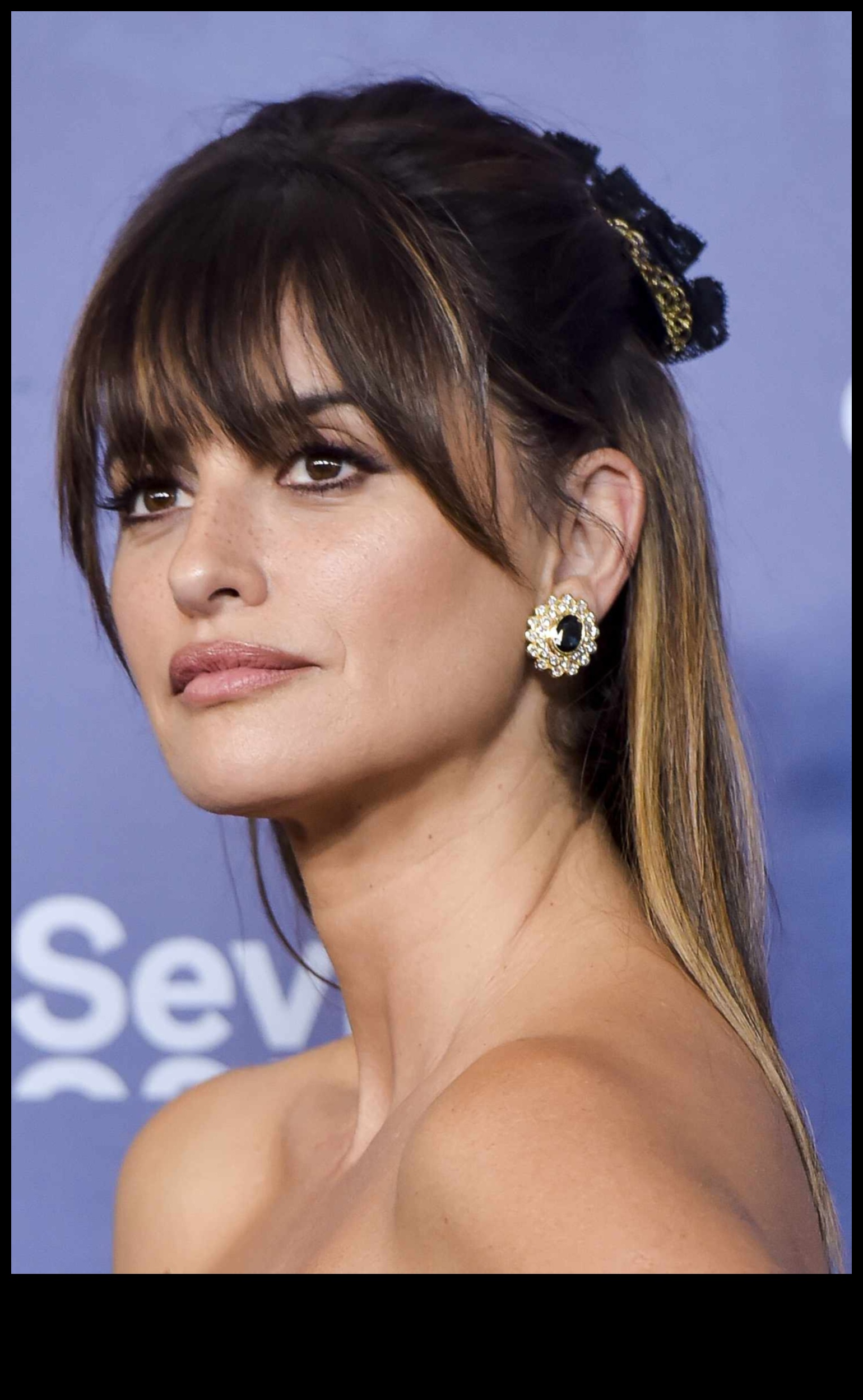 Celeb Hairstyle Inspo: Ποιανού οι μελαχρινή κλειδαριές γυρίζουν τα κεφάλια;