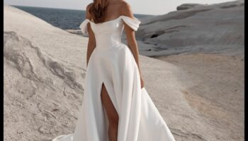 Enduring Elegance: Διαχρονικά νυφικά στη Vogue