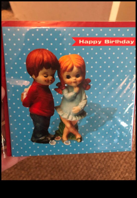 Retro Reverie: Vintage και νοσταλγικά δώρα για ρετρό γενέθλια